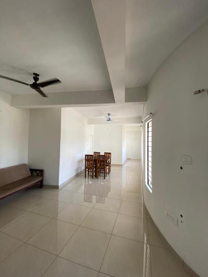 Solo Simrin Arcade Kadavanthra Kochi ภายนอก รูปภาพ