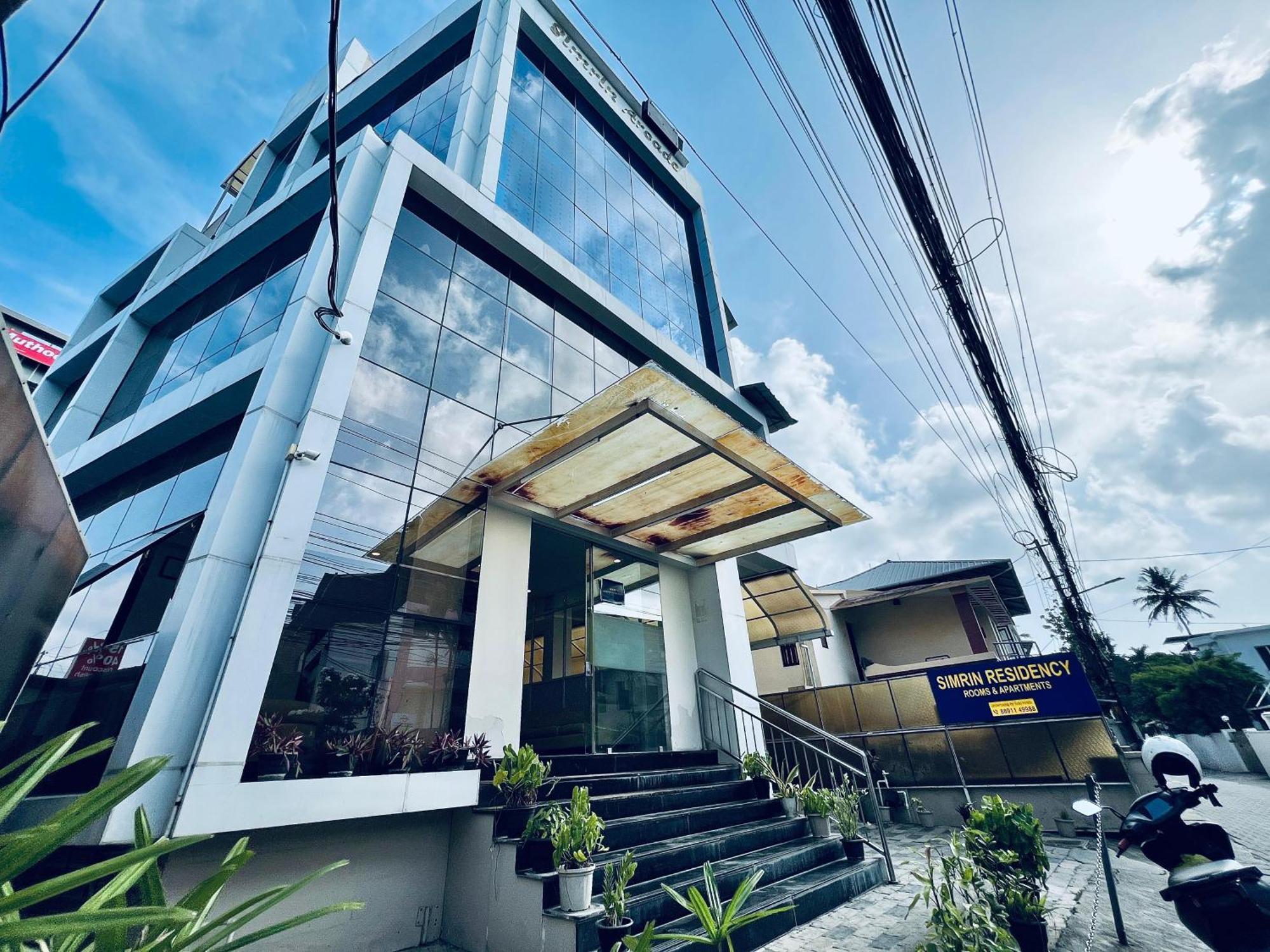 Solo Simrin Arcade Kadavanthra Kochi ภายนอก รูปภาพ
